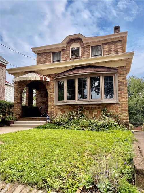 667 Margaret St, Mt Oliver, PA, 15210-2427 | Card Image