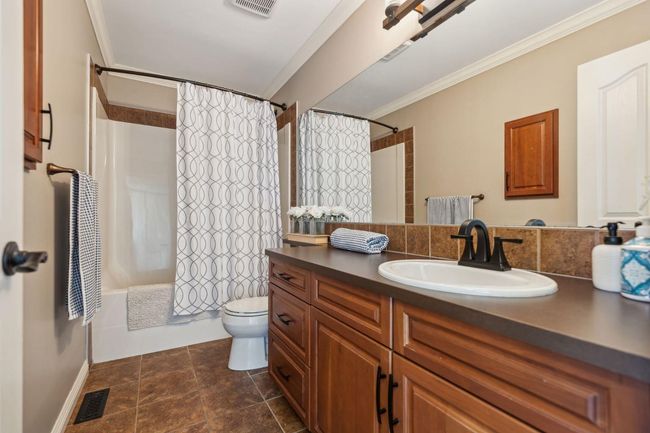 316 Everbrook Way Sw, House other with 4 bedrooms, 4 bathrooms and 4 parking in Calgary AB | Image 33