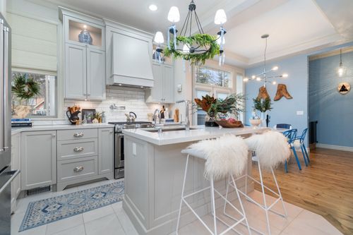 5850 Cowichan St, Chilliwack, BC, V2R0G8 | Card Image