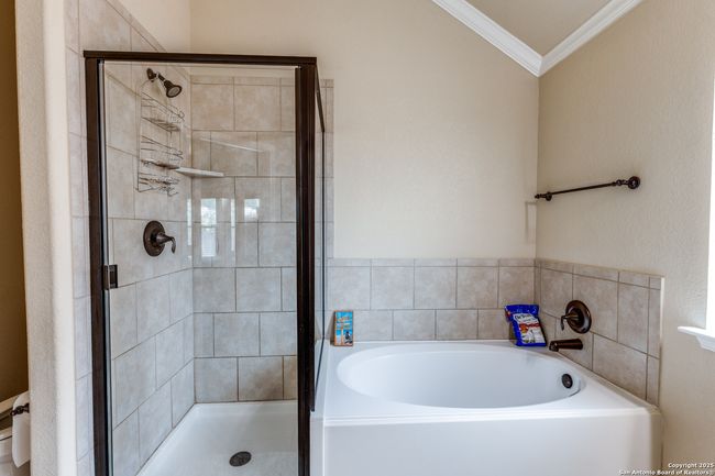 129 Buckskin Way, House other with 3 bedrooms, 5 bathrooms and null parking in Cibolo TX | Image 14