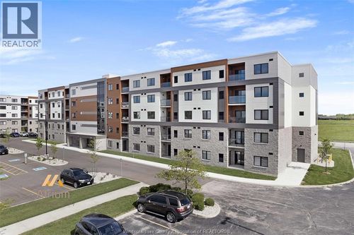 402-2600 Sandwich Pky W, Lasalle, ON, N9H0N6 | Card Image