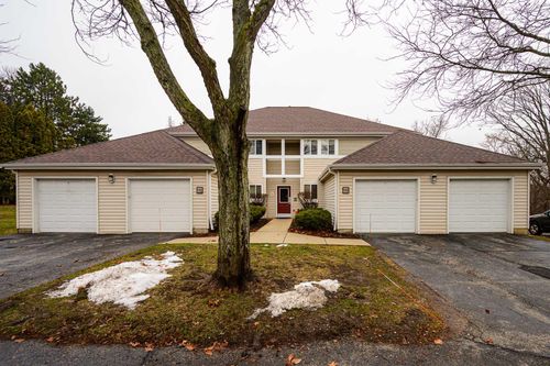 801 W Puetz Rd, Oak Creek, WI, 53154-7485 | Card Image