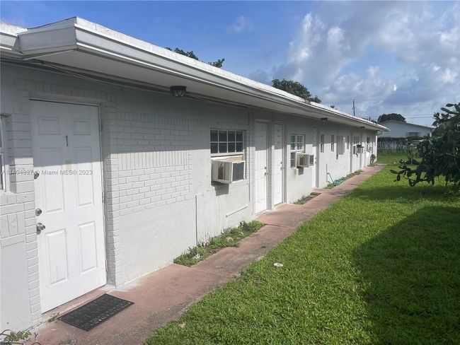 APT-4 - 4017 Sw 24 Th St, Condo with 2 bedrooms, 1 bathrooms and null parking in West Park FL | Image 13