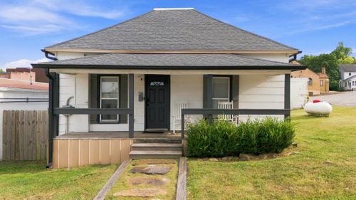 204 W Trish Knight St, West Plains, MO, 65775-2645 | Card Image