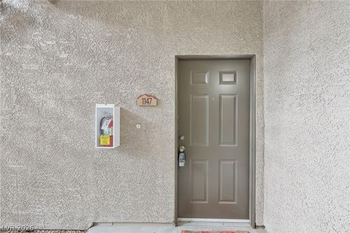 1147-8250 N Grand Canyon Dr, Las Vegas, NV, 89166-3725 | Card Image