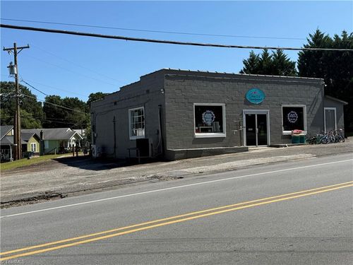 309 S Main St, Jonesville, NC, 28642-2721 | Card Image