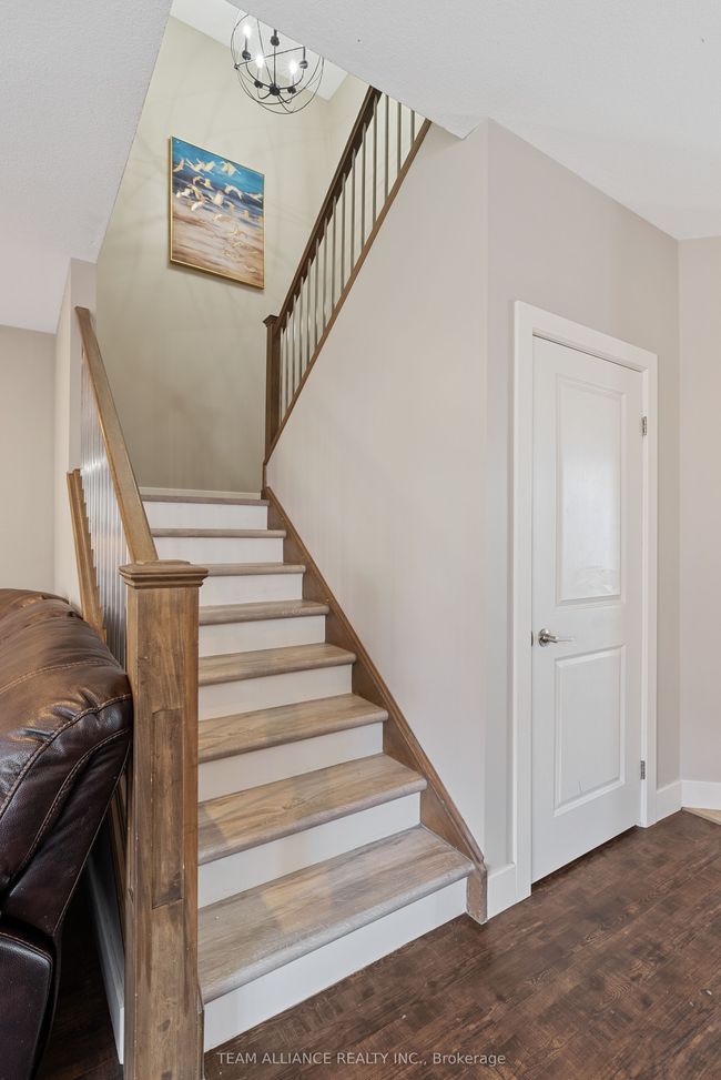 25 Queensway Dr, House other with 3 bedrooms, 4 bathrooms and 4 parking in Strathroy ON | Image 15