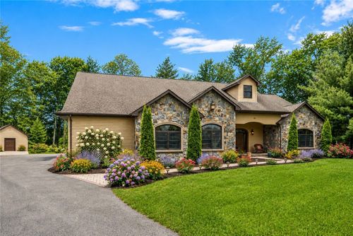 19 Blacksburt Ct, Saunderstown, RI, 02874-1984 | Card Image
