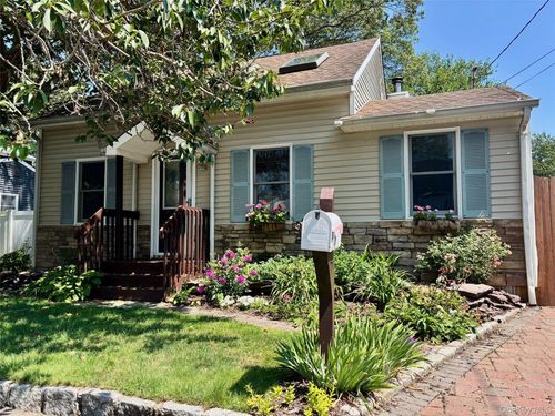 1529 Carl Ave, Holbrook, NY, 11741-2317 | Card Image