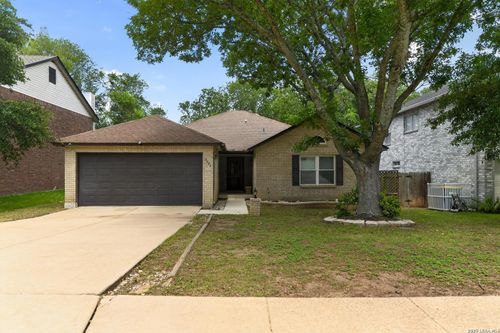 8626 Park Olympia, Universal City, TX, 78148-3256 | Card Image