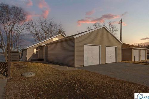 1234 Baker Bay Rd, Kasota, MN, 56050-9601 | Card Image