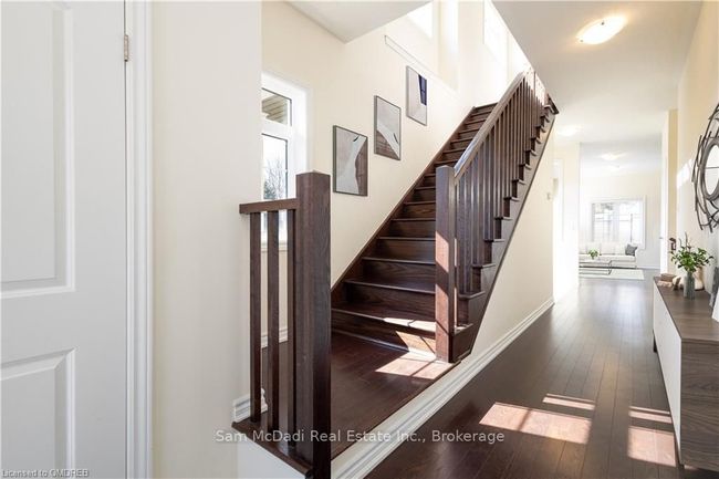 1 - 515 Garner Rd W, House attached with 3 bedrooms, 2 bathrooms and 1 parking in Ancaster ON | Image 4