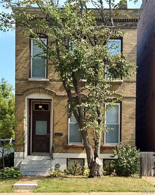 2010 Oregon Ave, Saint Louis, MO, 63104-2115 | Card Image