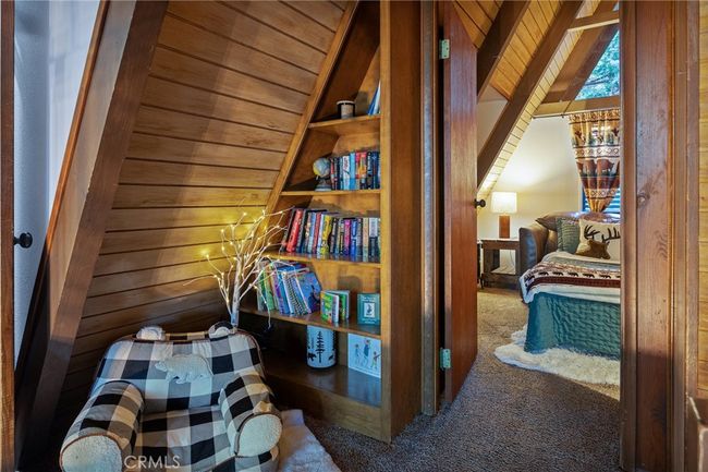 Landing Upstairs with Views! | Image 18
