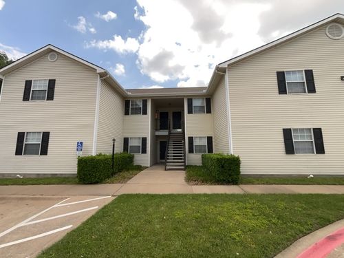 apt-10-125 Ne Johnson Ave, Burleson, TX, 76028-4128 | Card Image
