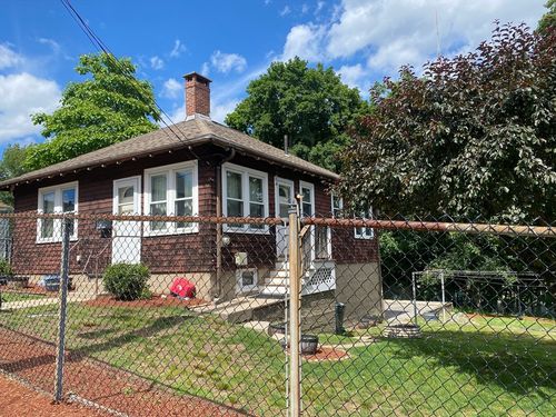 10 Indiana Ct, Newton, MA, 02464-1313 | Card Image