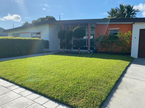 403 21st Pl Se, Vero Beach, FL, 32962-8304 | Card Image