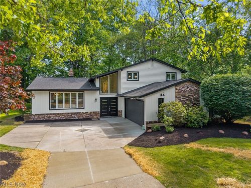 32650 Stony Brook Ln, Solon, OH, 44139-1939 | Card Image