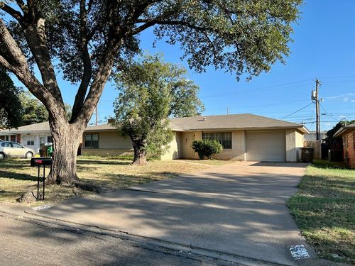 3613 Robin Hood Trl, San Angelo, TX, 76901-4820 | Card Image