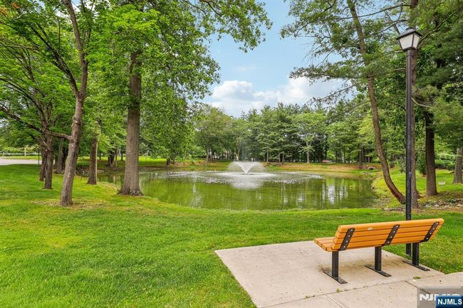 7 Eakens Ct, Condo with 2 bedrooms, 1 bathrooms and null parking in Mahwah NJ | Image 35