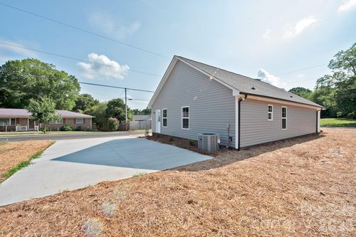 135 S Beaver St, Landis, NC, 28088-1505 | Card Image