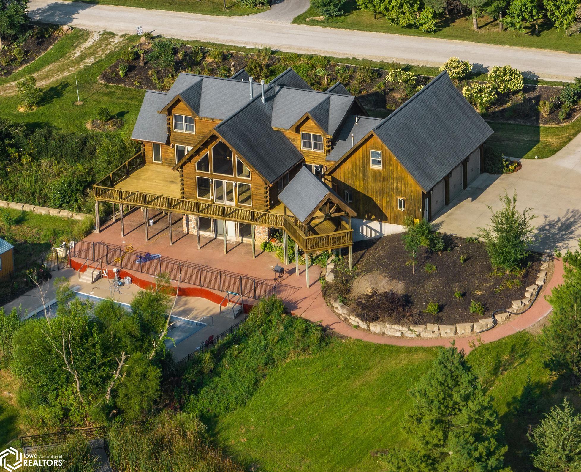 Hills Dr, Fairfield, IA 52556