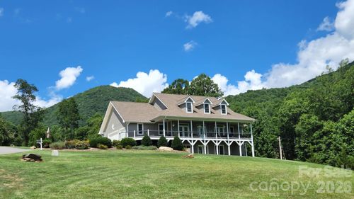 96 Buckeye Branch Dr, Clyde, NC, 28721-5312 | Card Image