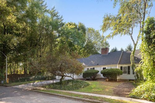 87 Taylor Road, Belmont, MA, 02478 | Card Image