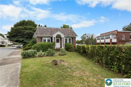 120 Front St, Bangor, PA, 18013-1326 | Card Image