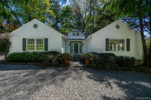 105 Douglas Rd, Chappaqua, NY, 10514-3104 | Card Image