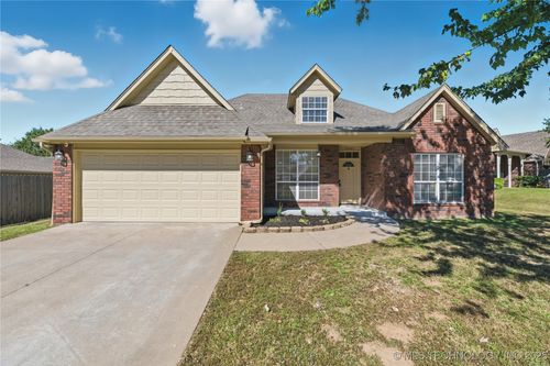 10003 E 97th Pl N, Owasso, OK, 74055-6777 | Card Image