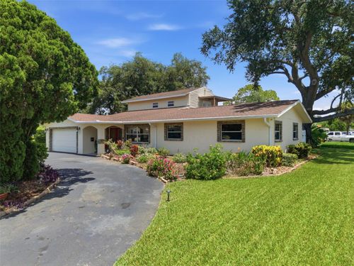 701 58th Ave S, St Petersburg, FL, 33705-5522 | Card Image