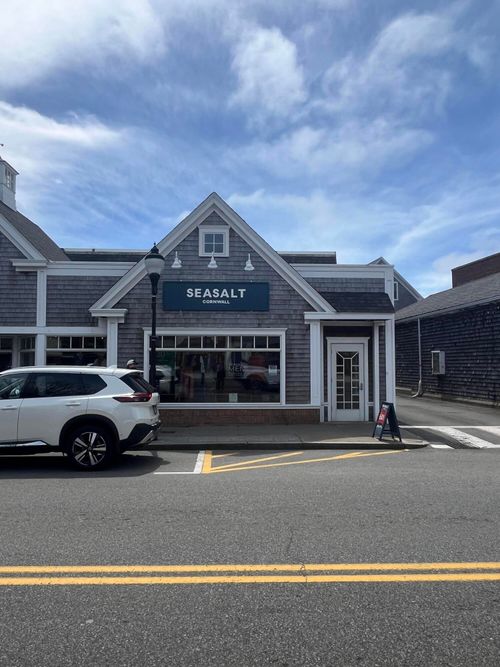 199 Main St, Falmouth, MA, 02540-2797 | Card Image