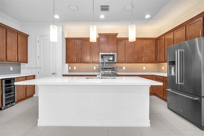 1291 Sw 113 Th Way, House other with 3 bedrooms, 3 bathrooms and null parking in Pembroke Pines FL | Image 5