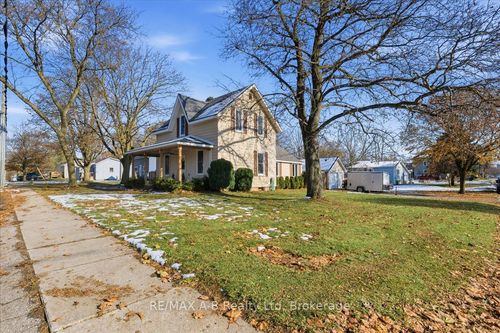 {{alt}} | Card Image