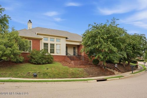 37 Village Green Cir, Jackson, MS, 39211-2931 | Card Image