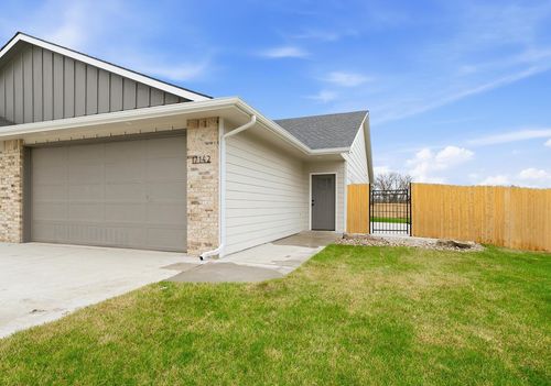 17142-44 W Lawson St, Goddard, KS, 67052-2210 | Card Image