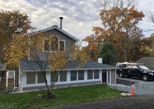 2 Oakland Ave, Blairstown, NJ, 07825-3611 | Card Image