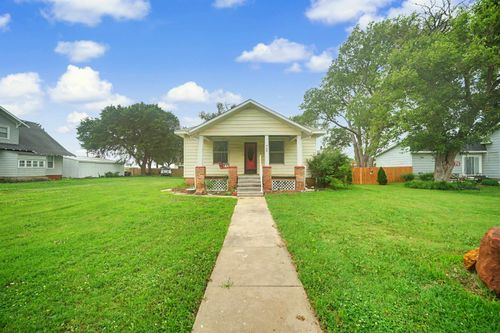 908 Maple St, Gypsum, KS, 67448-9704 | Card Image