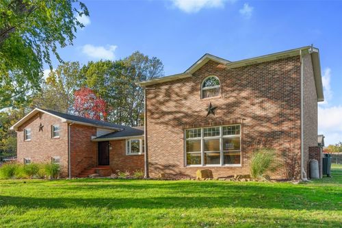 462 Fairlane Blvd, New Galilee, PA, 16141-2302 | Card Image