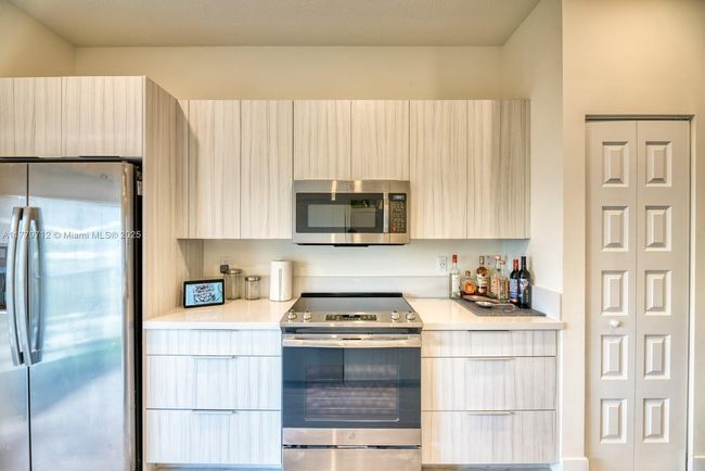 APT-23 - 7831 Nw 104 Th Ave, Condo with 2 bedrooms, 3 bathrooms and null parking in Doral FL | Image 9
