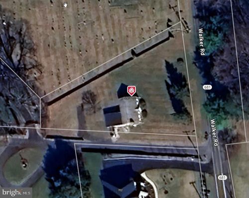 650 Walker Rd, GREAT FALLS, VA, 22066-3408 | Card Image