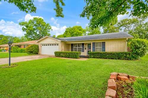 3225 E Houston St, Paris, TX, 75460-5011 | Card Image