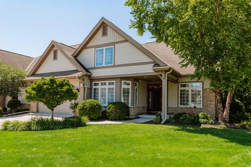 11675 N Aster Woods Cir, Mequon, WI, 53092-2993 | Card Image