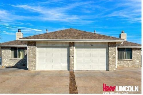 3900 & 3920 Sweetbriar Lane, Lincoln, NE, 68516 | Card Image