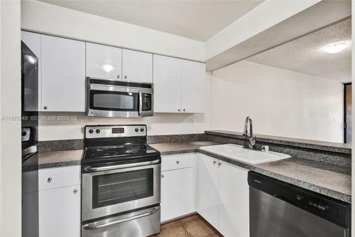 apt-207-15555 Miami Lakeway N, Miami Lakes, FL, 33014-5565 | Card Image