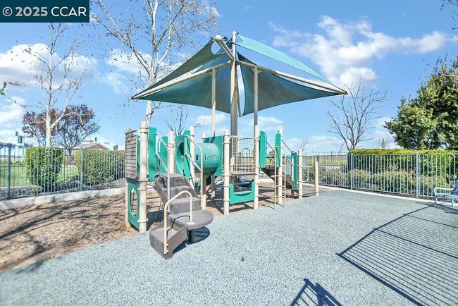 1410 Big Redwood Dr, House other with 4 bedrooms, 3 bathrooms and 2 parking in Oakley CA | Image 35