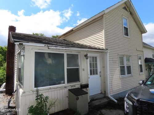 15 Meadow St, Adams, MA, 01220 | Card Image
