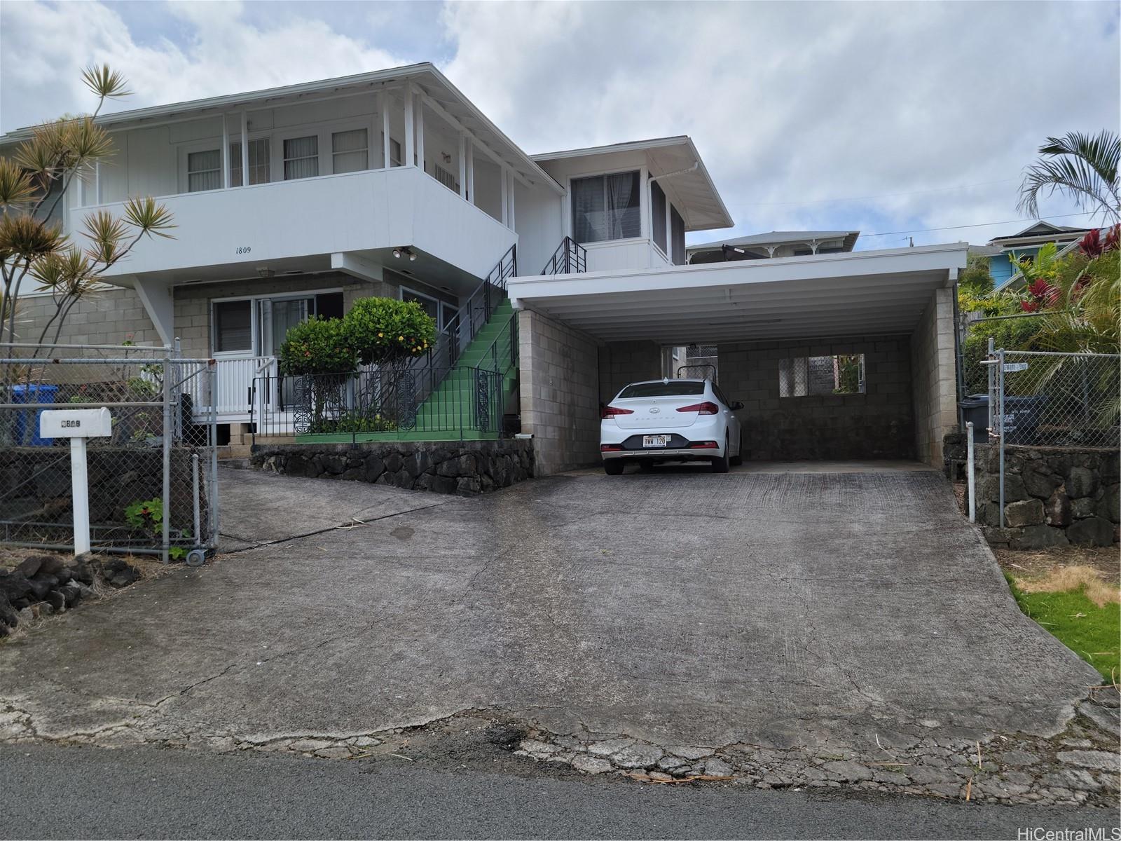 Naio St, Honolulu, HI 96817