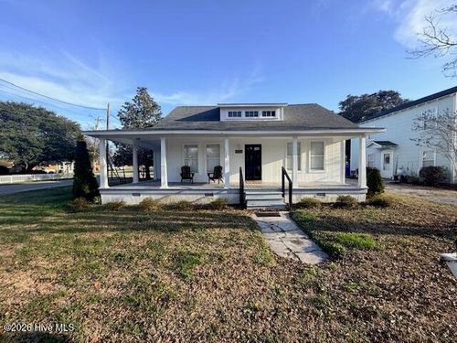 3009 Market St, Newport, NC, 28570-8707 | Card Image